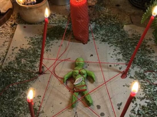 Pourquoi mon ex me regarde discrètement, le plus grand Voyant